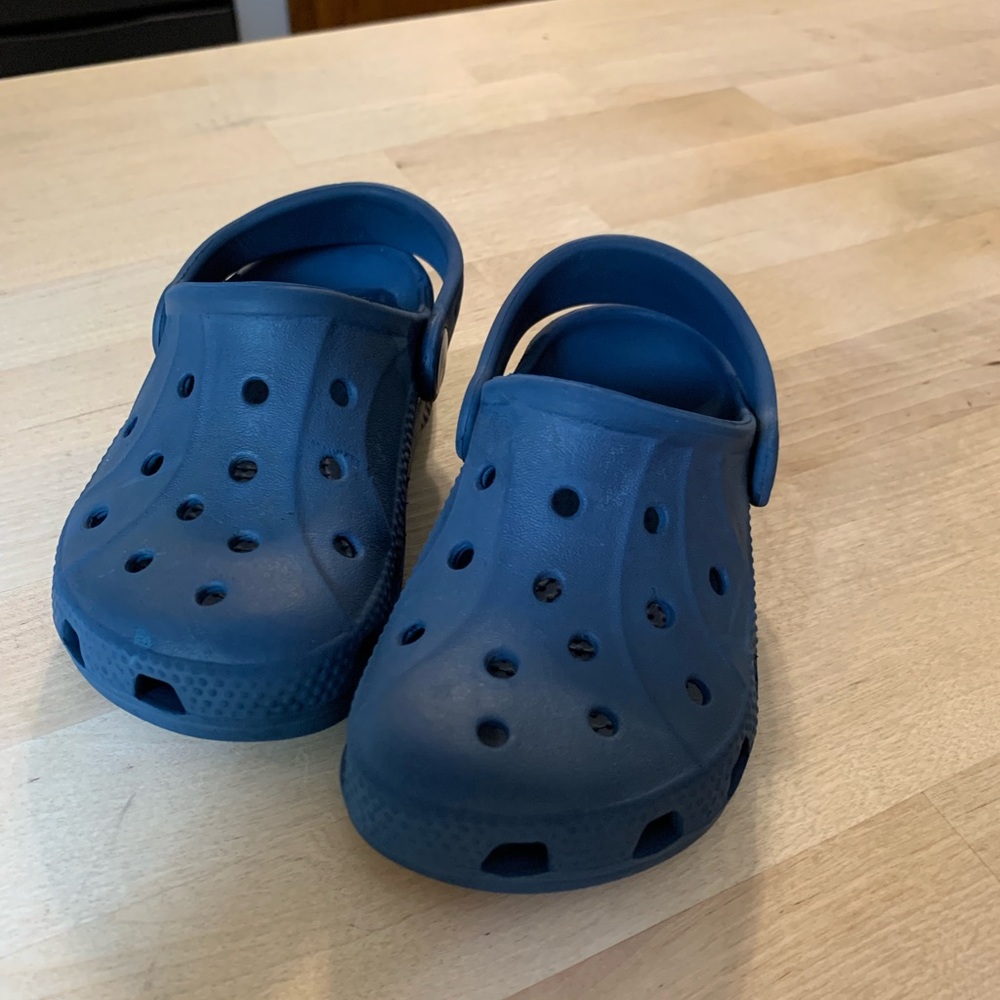 Crocs - Toddler size 7- 8 - Navy blue - Great condition!